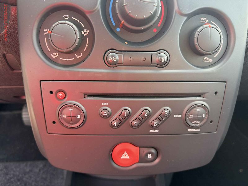Renault Clio (2006) 1.6 16V - fotka 15 z 15
