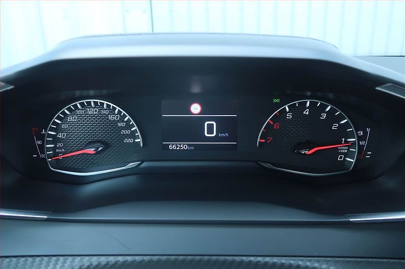 Peugeot 2008 (2020) 1.2 PureTech, Serv.kniha - fotka 11 z 21