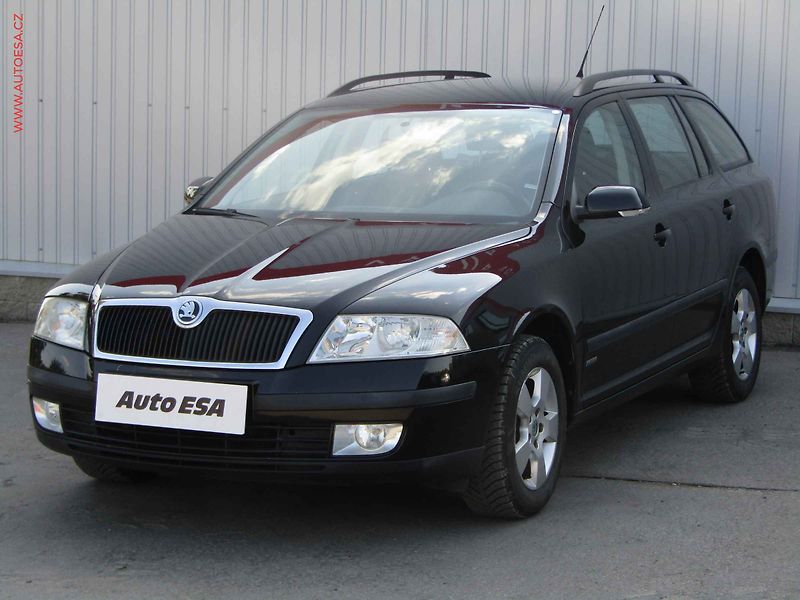 Škoda Octavia (2009) 1.6 MPi, AC, výhřev sed - fotka 3 z 15