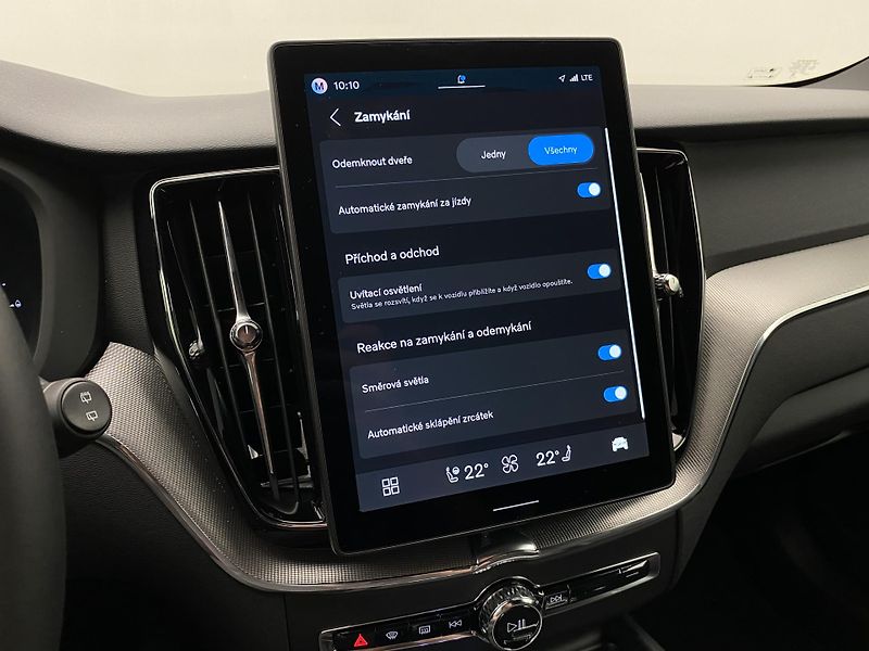 Volvo XC60 T8 AWD RECHARGE BLACK EDITION - fotka 54 z 63