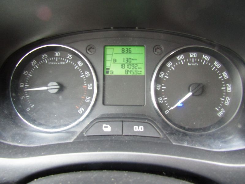 Škoda Roomster (2011) 1.6 TDI 66kW - fotka 27 z 36