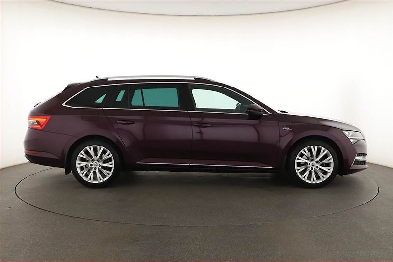 Škoda Superb (2022) Laurin&Klement 1.5 TSI - fotka 6 z 20