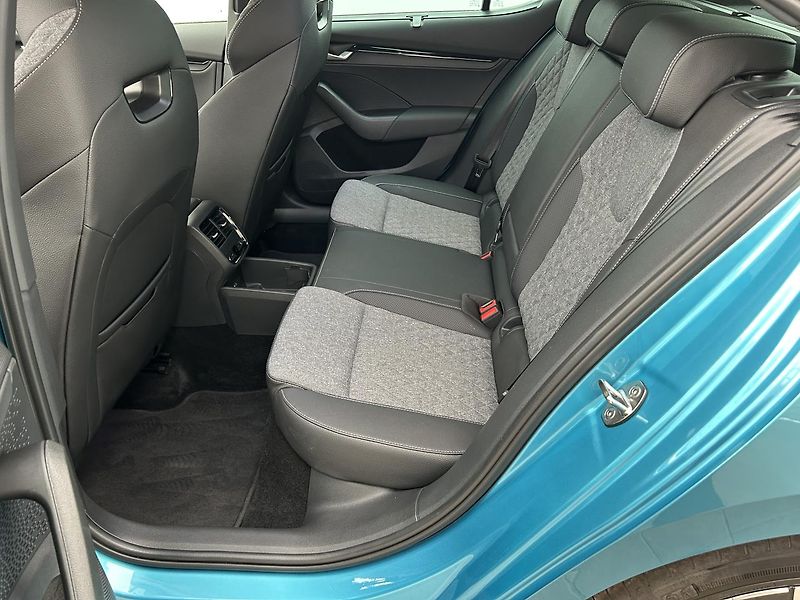 Škoda Octavia 1.5 TSI SportLine - fotka 8 z 30