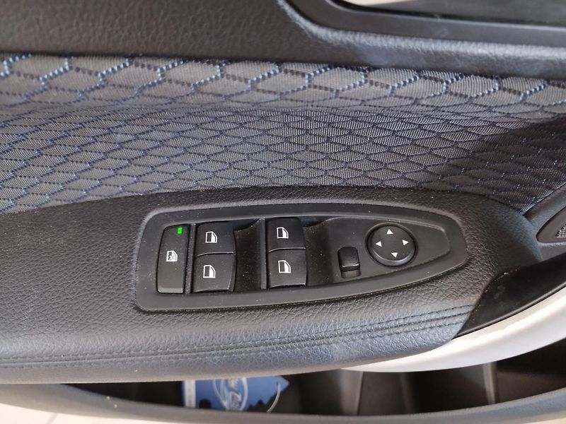 BMW Řada 1 (2017) 120I,135KW,MANUÁL.ALU,NAVI - fotka 18 z 29