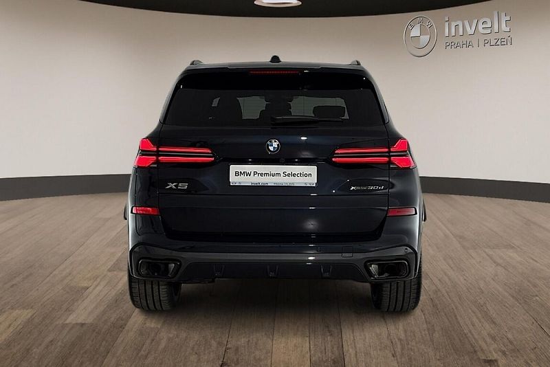 BMW X5 xDrive30d - fotka 4 z 28