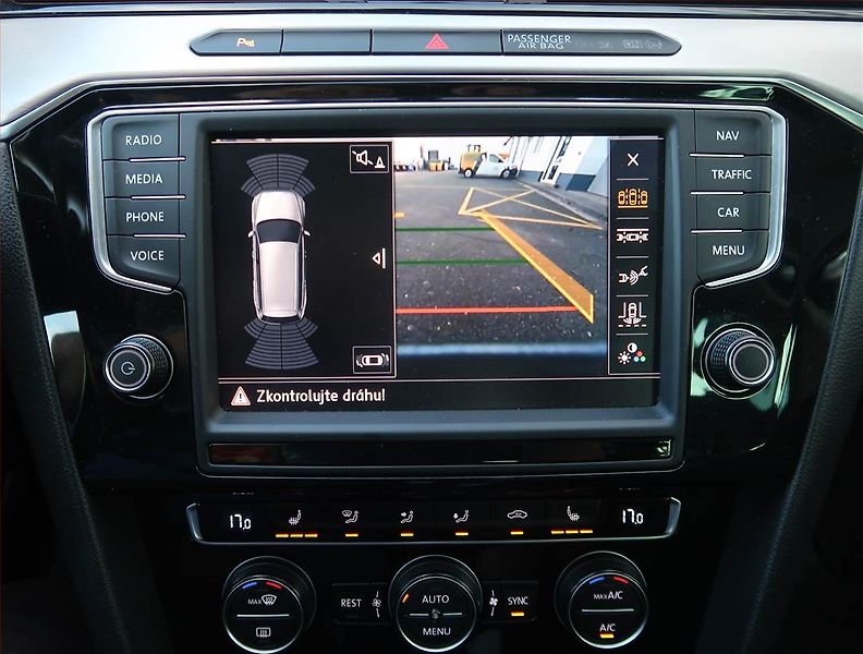Volkswagen Passat (2015) Highline 1.6 TDI, Automat - fotka 17 z 19
