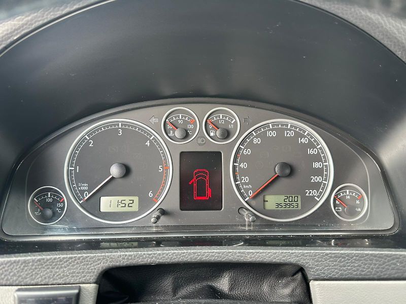 Volkswagen Multivan (2006) 2.5TDi, 128KW, HIGHLINE - fotka 15 z 26