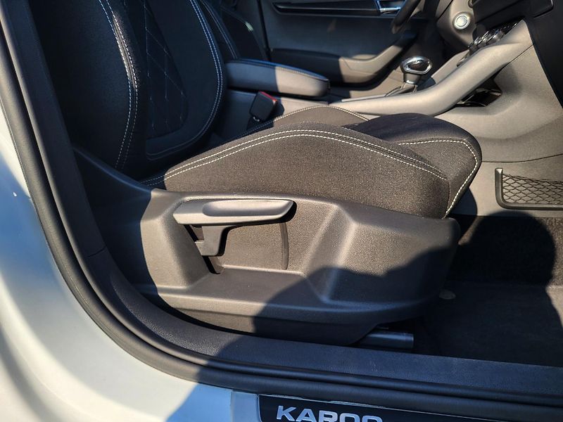 Škoda Karoq 2.0 TDi DSG 4x4 SPORTLINE - fotka 26 z 47