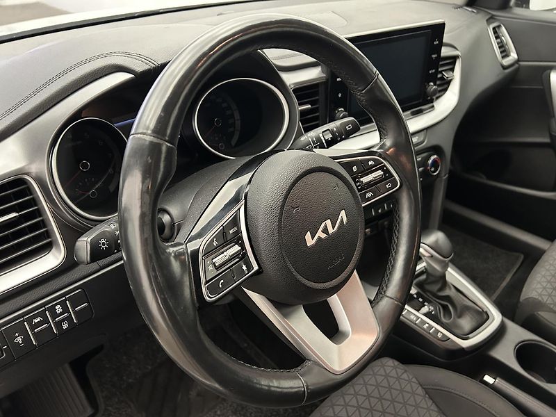 Kia Ceed 1.5 T-GDi  DCT SPIN - fotka 8 z 23