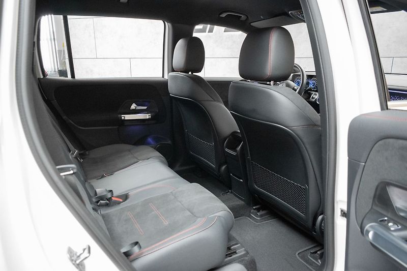Mercedes-Benz EQB 300 66kWh*4MATIC*AMG*KAMERA*So - fotka 13 z 47