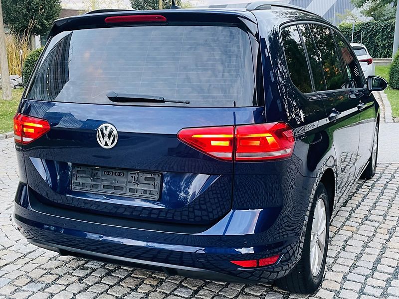 Volkswagen Touran 1.6TDI AUT SERVISKA 7MÍST LED  - fotka 13 z 42