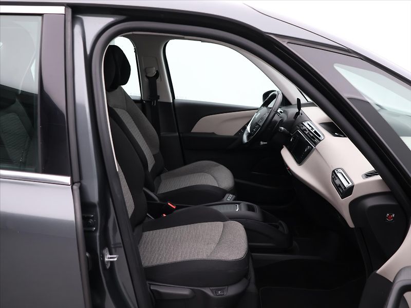 Citroën C4 Picasso 1,6 HDi 88kW Aut. Feel CZ - fotka 12 z 30
