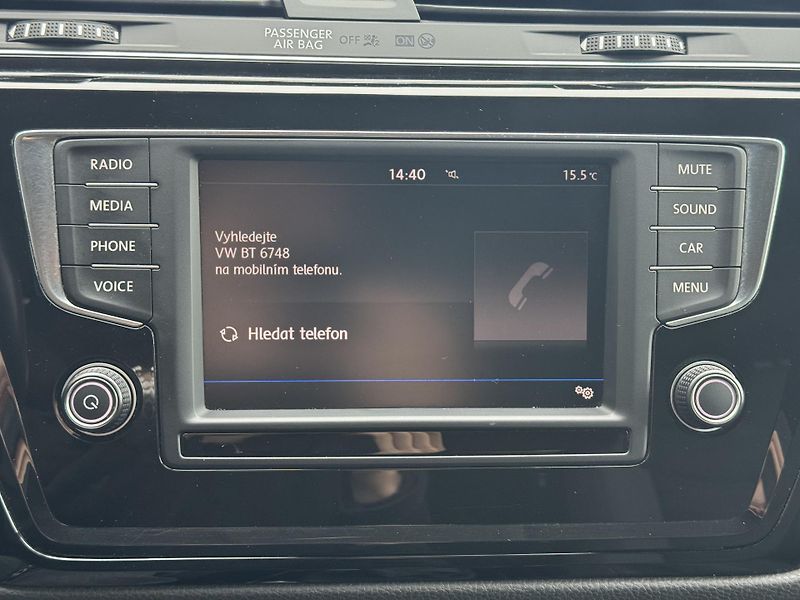Volkswagen Touran (2017) 1.4TSi 110kW, Highline, 7 míst - fotka 32 z 48