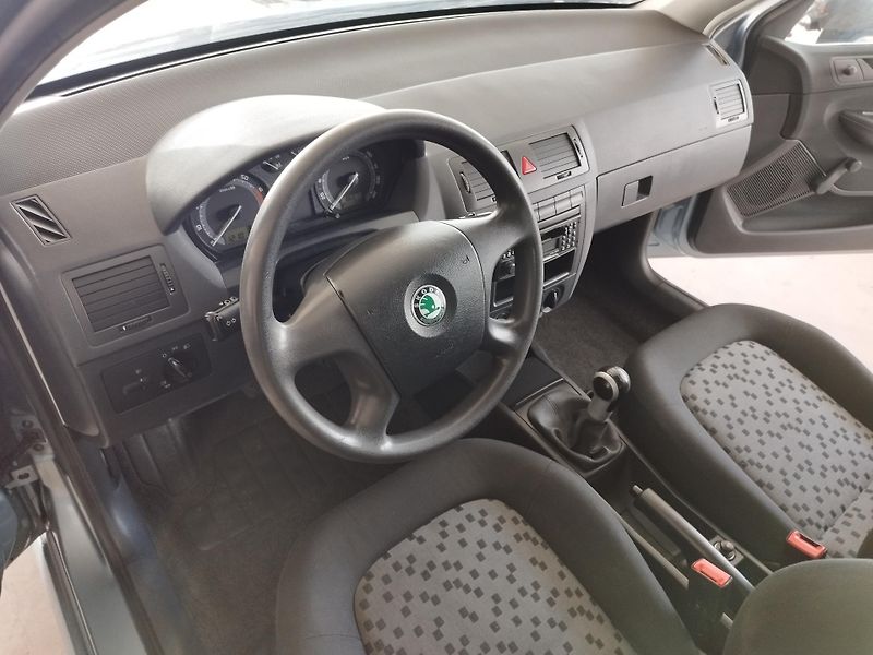 Škoda Fabia (2006) 1,4I,55KW,KLIMA,ALU,NAJ.86tkm - fotka 15 z 44