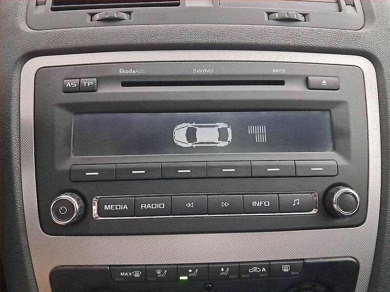 Škoda Octavia (2012) 1.4 TSI, rezervace - fotka 15 z 17