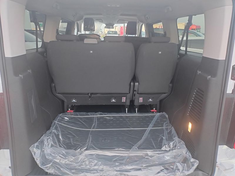 Toyota ProAce Verso (2025) 2.0 6M/T Business Comfort - fotka 6 z 13