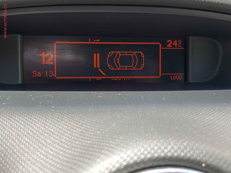 Peugeot 308 (2012) 1.6 VTi, Premium, +kola - fotka 16 z 18