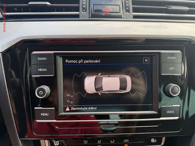 Volkswagen Passat (2019) 1.5 TSi, ČR, AC, tempo, park - fotka 18 z 18