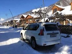 Tohle je auto, co jezdí do střediska vždy jako první. Auto vlekařů také dost často zasahuje ve chvíli, kdy někdo zablokuje jednou příjezdovou cestu, což se stává poměrně často.