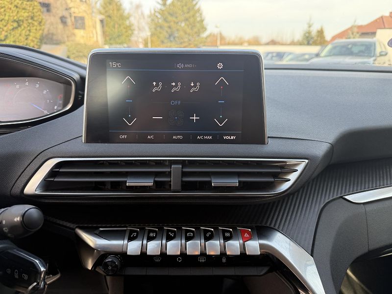 Peugeot 3008 1.2 THP 96 kW - fotka 12 z 19