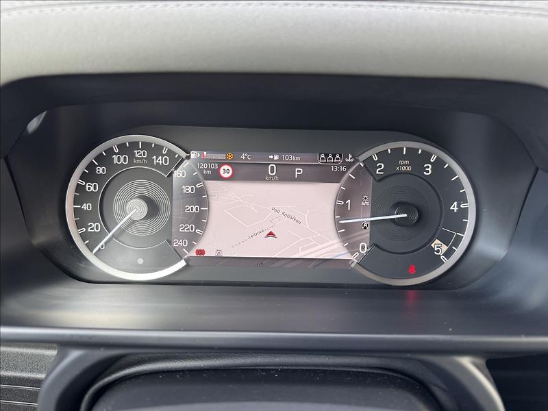 Land Rover Defender 3,0 110 D250 XS EDITION ČR DPH - fotka 17 z 32