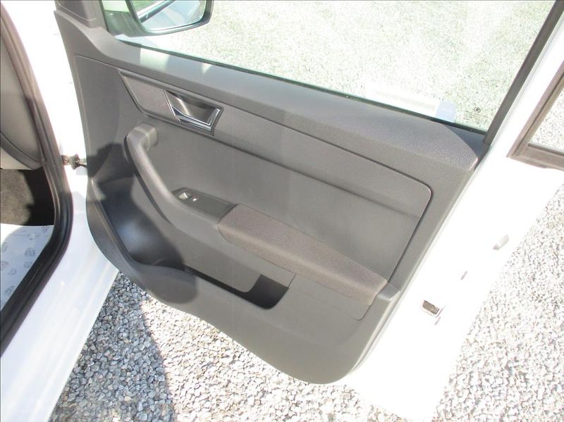 Škoda Fabia 1,0 TSI,klima,servis,DPH,CZ, - fotka 10 z 39