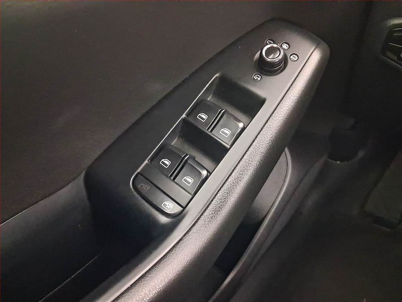 Audi Q5 (2009) 2.0 TDI, 4X4, Tempomat - fotka 16 z 18