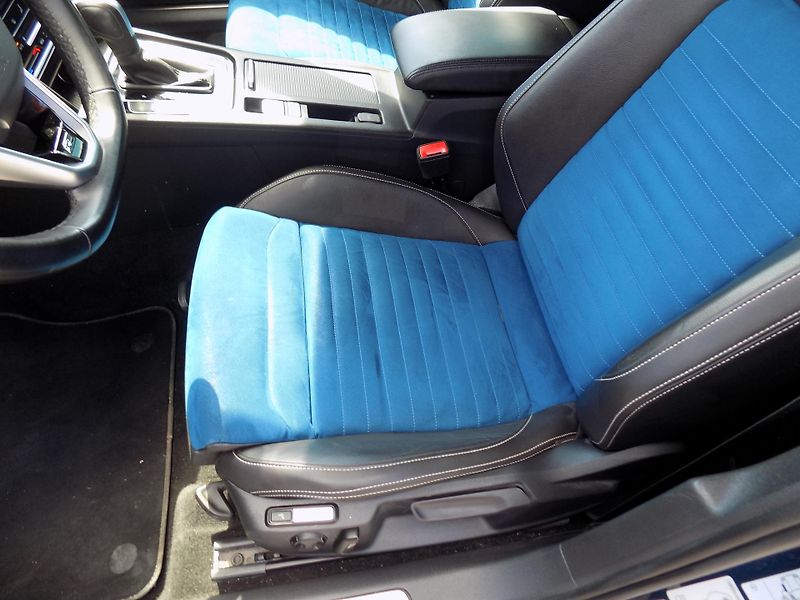Volkswagen Passat 2,0 TDI R-LINE, MATRIX, ALCAN. - fotka 19 z 41