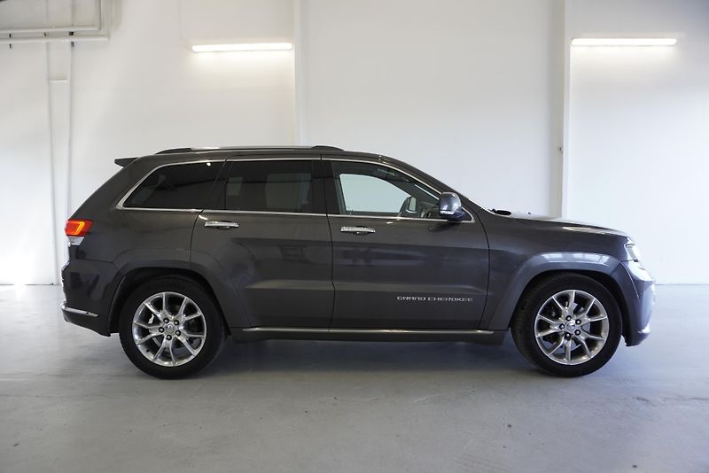 Jeep Grand Cherokee 3,0 V6 SUMMIT CRD  4WD AUT. - fotka 4 z 31