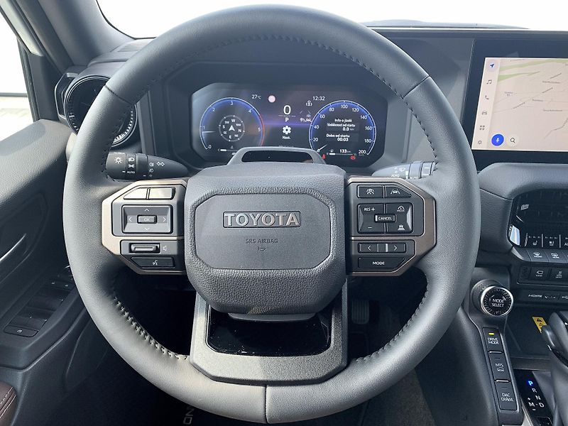 Toyota Land Cruiser INVINCIBLE 2.8D-4D 204k 4x4 AT - fotka 21 z 46