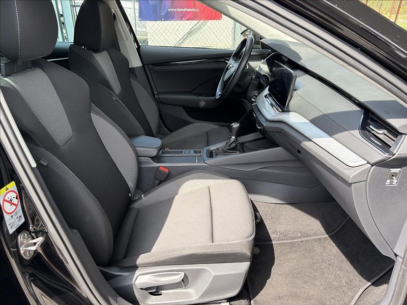 Škoda Octavia 1,5 TSi DPH  ACC,LED,KESSY,ALU - fotka 29 z 50