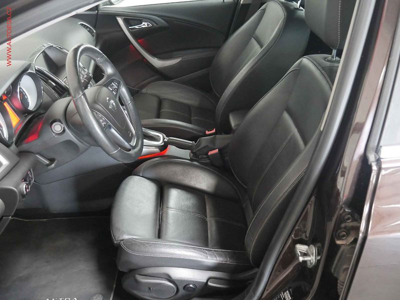 Opel Astra (2013) 1.6T, AT, park.čidla - fotka 9 z 20