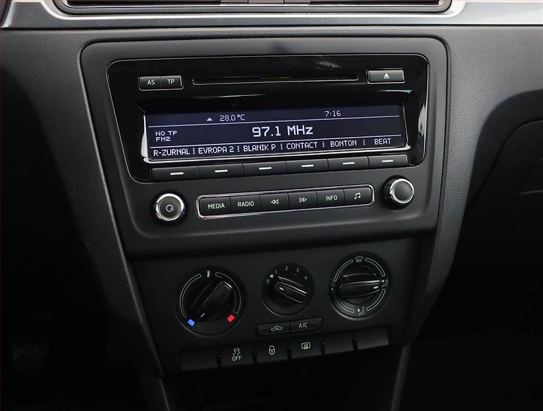 Škoda Rapid (2014) Spaceback 1.2 TSI, ČR,1.maj - fotka 10 z 16