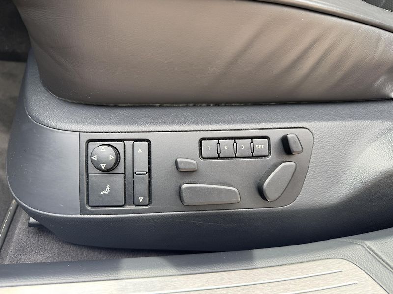 Volkswagen Phaeton (2011) 3.0TDI 176kW - fotka 15 z 22