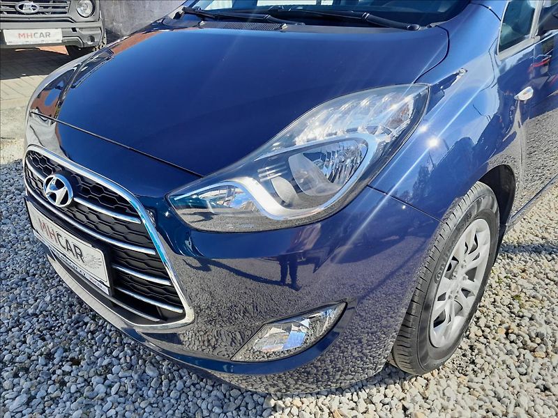 Hyundai ix20 1,6i 91kW 38 000km - fotka 12 z 54