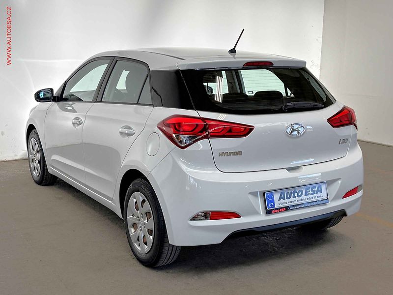 Hyundai i20 (2017) 1.25 i, 1.maj,ČR - fotka 6 z 13