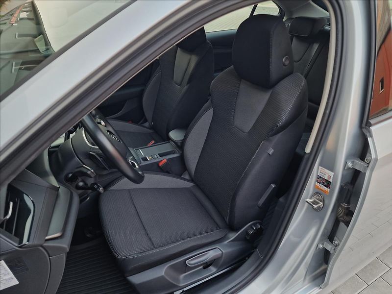Škoda Octavia 2.0TDI DSG Ambition,ČR,1.Maj. - fotka 37 z 50