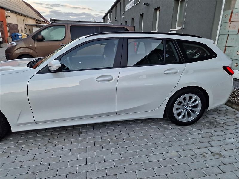 BMW Řada 3 318d 110kW Touring,ČR,1.Maj. - fotka 43 z 50