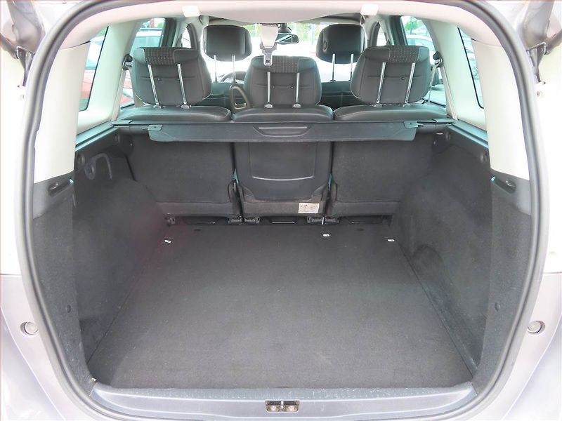 Renault Grand Scénic (2013) 1.2 TCe, Serv.kniha, Navi - fotka 13 z 22