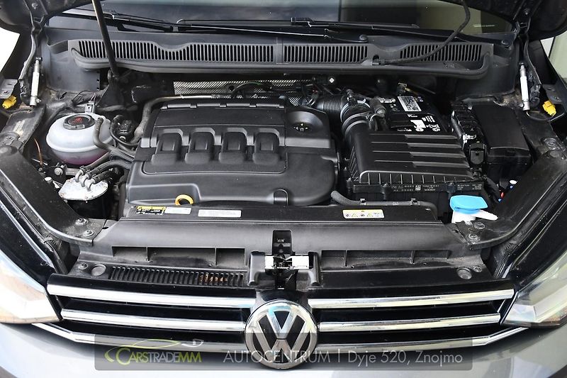 Volkswagen Touran 2.0TDi DSG TAŽNÉ 2xKOLA  - fotka 49 z 52