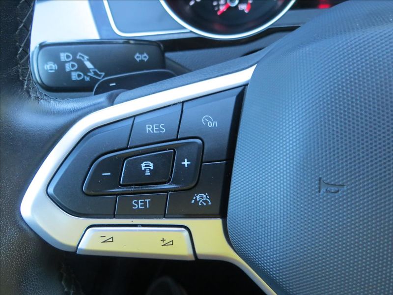 Volkswagen Passat 2,0 TDI 110kW Business ČR - fotka 20 z 26