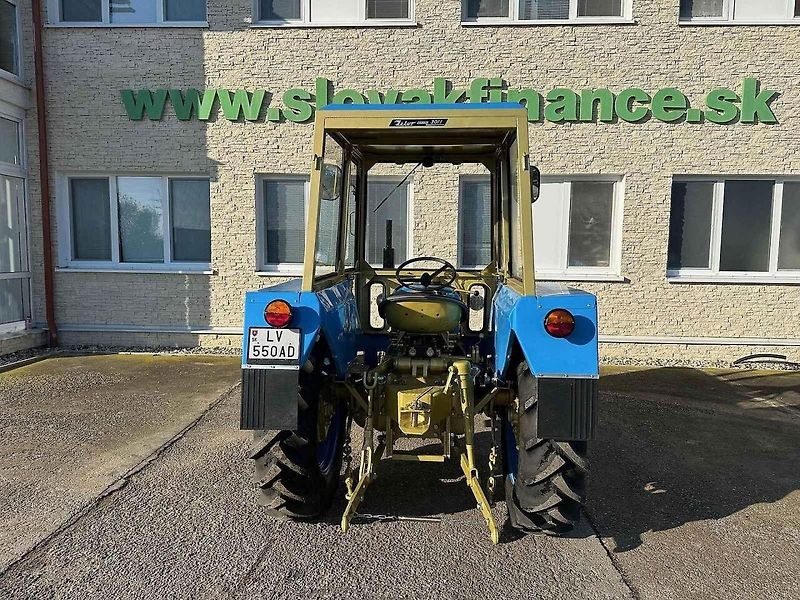 Zetor 3011, vyráběný od roku 1960 (sériově 1962–1967) v Brně, byl průkopnickým modelem unifikované řady československých traktorů.
