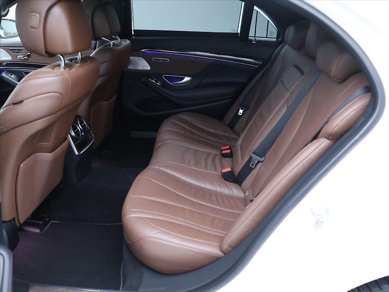 Mercedes-Benz Třídy S 3,0 350d 4Matic AMG paket - fotka 16 z 39
