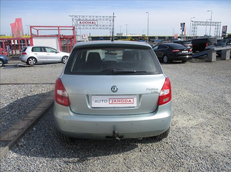 Škoda Fabia 1,2 TSI, klima, serv. kniha, - fotka 7 z 31