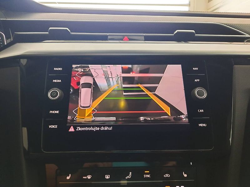Volkswagen Arteon Shooting Brake (2022) R-Line 2.0 TSI (140kW/190k) DS - fotka 18 z 27