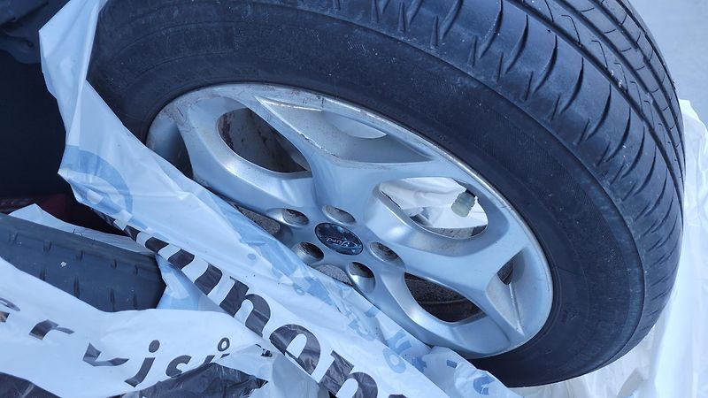 Ford Focus 2,0i LPG do 2032 - fotka 14 z 20