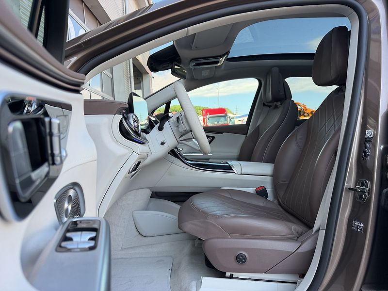 Mercedes-Benz EQE 500 AMG 4MATIC SUV - fotka 15 z 39