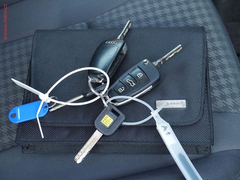 Škoda Octavia (2012) 2.0TDi 4x4, ČR, Xenon, AC - fotka 18 z 18