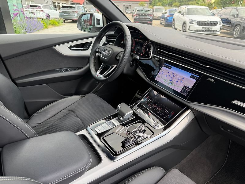 Audi Q8 S-line  50TDI 210kW webasto - fotka 25 z 25