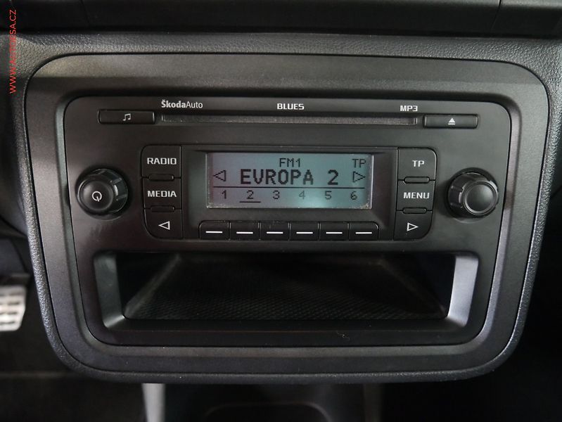 Škoda Fabia (2012) 1.6TDi, ČR, Ambiente, AC, TZ - fotka 13 z 13